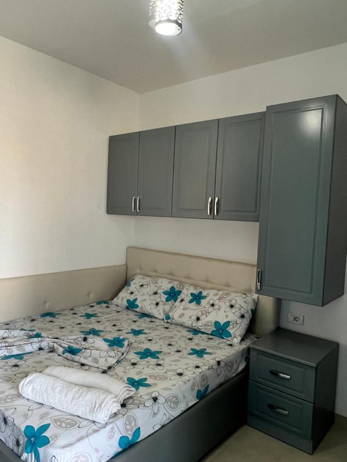 Kamberi Hotel & Apartments 2 Велипойе Экстерьер фото