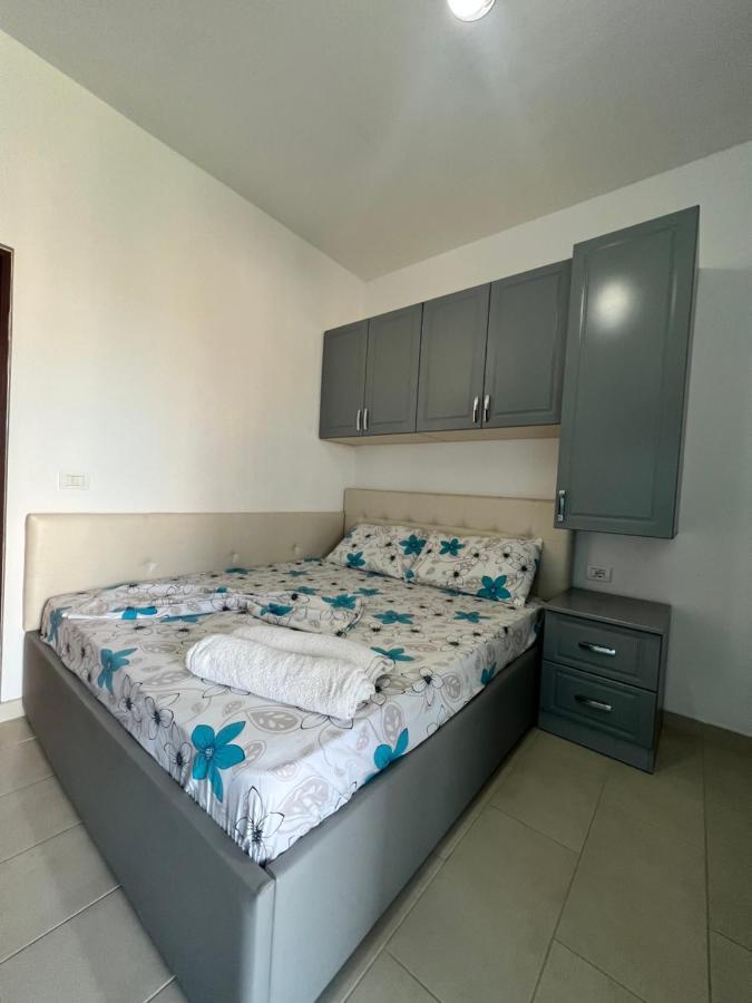 Kamberi Hotel & Apartments 2 Велипойе Экстерьер фото