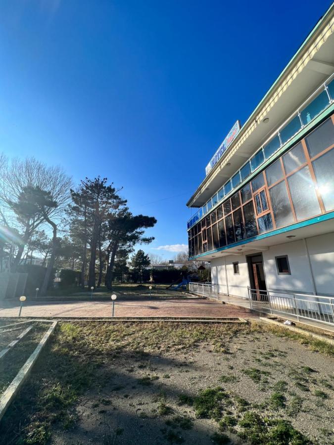 Kamberi Hotel & Apartments 2 Велипойе Экстерьер фото