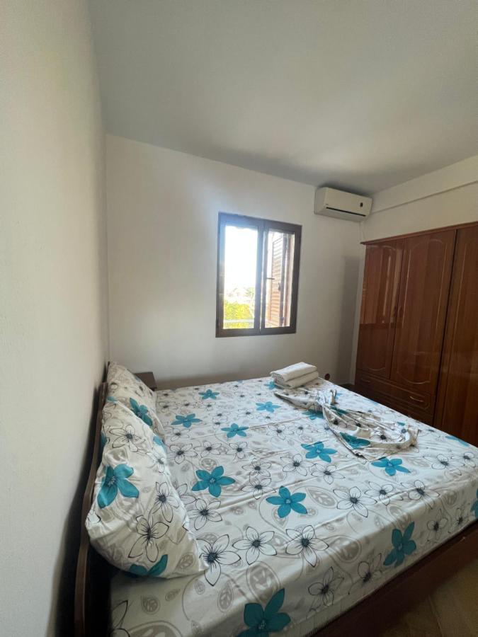 Kamberi Hotel & Apartments 2 Велипойе Экстерьер фото