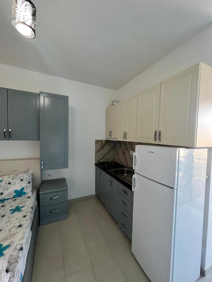 Kamberi Hotel & Apartments 2 Велипойе Экстерьер фото